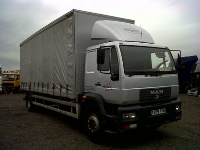 MAN 18ton curtain sider